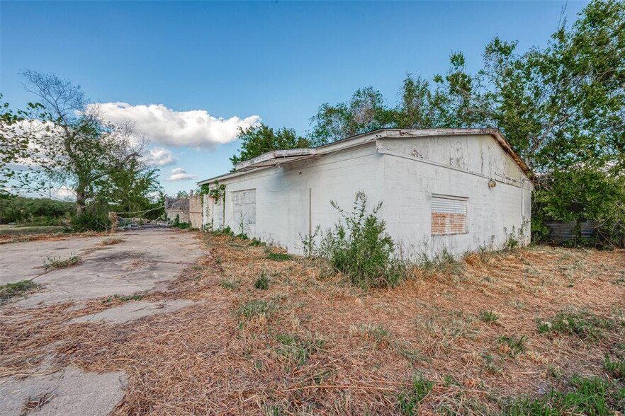 More Photos Of 117 County Road 227, East Bernard Land For Sale