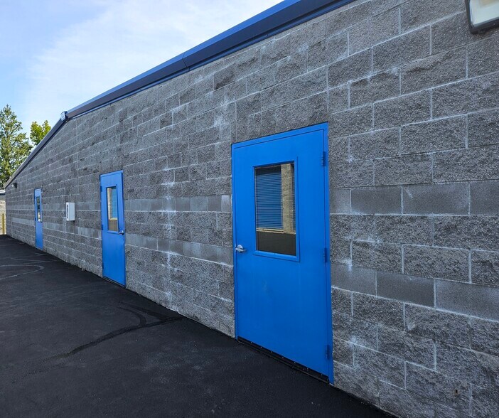 More Photos Of 1060 Dillon Way, Central Point Self Storage For Sale