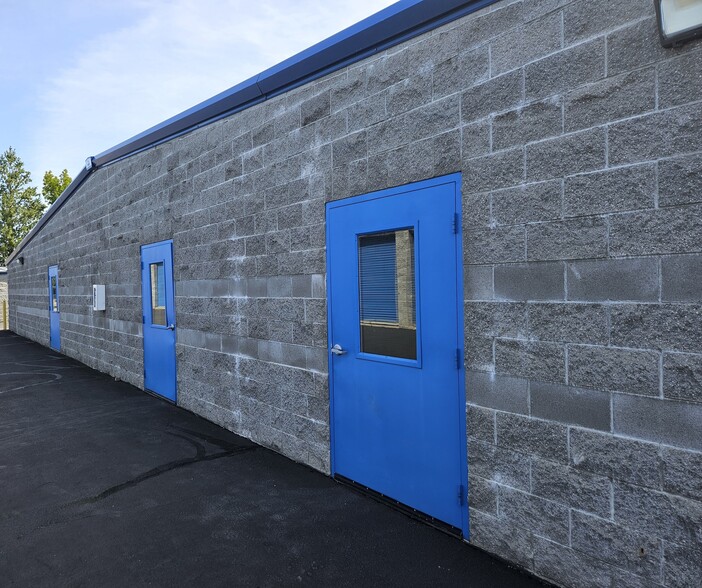 More Photos Of 1060 Dillon Way, Central Point Self Storage For Sale