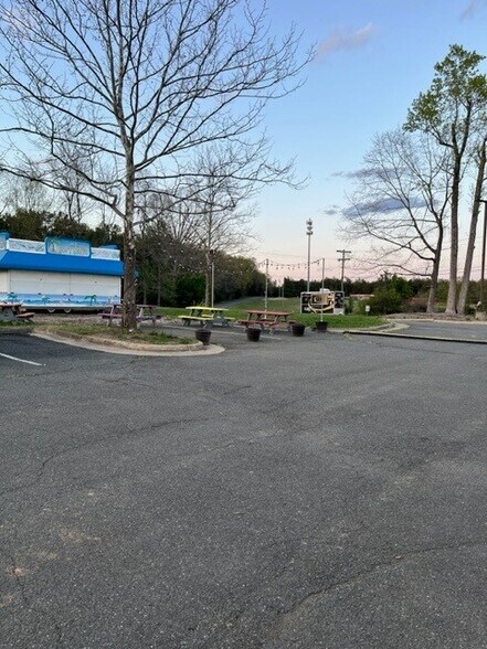 More Photos Of 18193 Lee hwy, Amissville Light Distribution For Sale