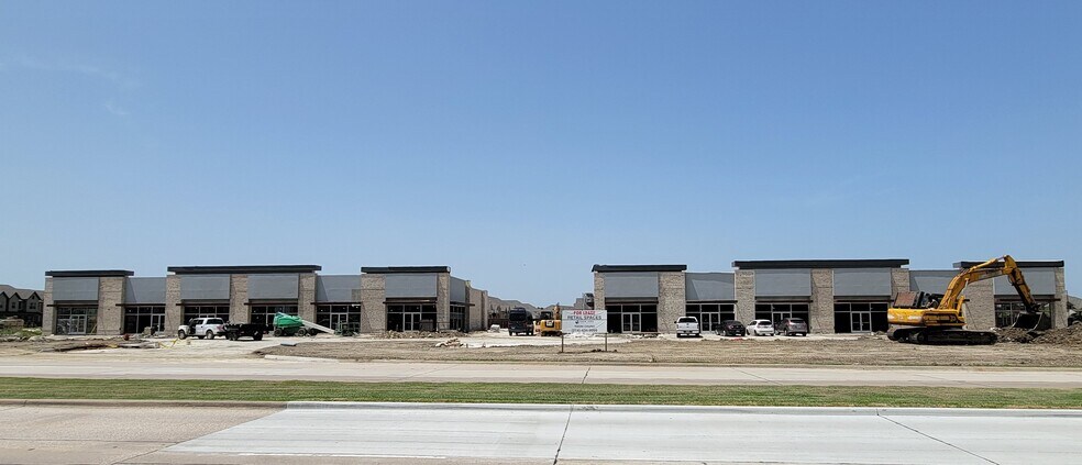 More Photos Of 7535 Lake Ridge Pky, Grand Prairie Storefront For Lease
