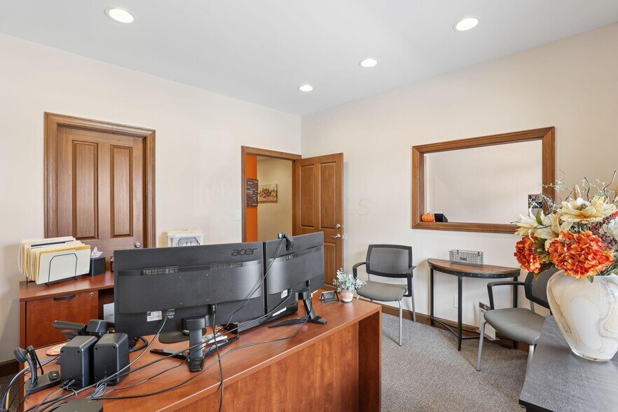 More Photos Of 113 W Main St, Circleville Office For Lease
