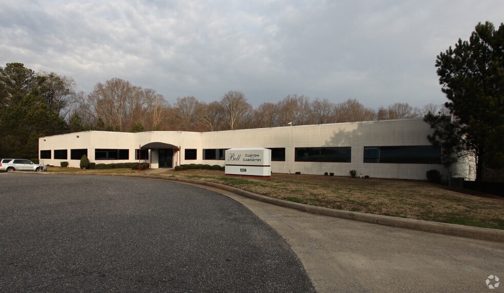 Primary Photo Of 1250 Alpha Dr, Alpharetta Distribution For Sale