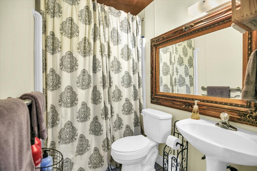 More Photos Of 808 N 3rd St, Saint Joseph Apartments For Sale