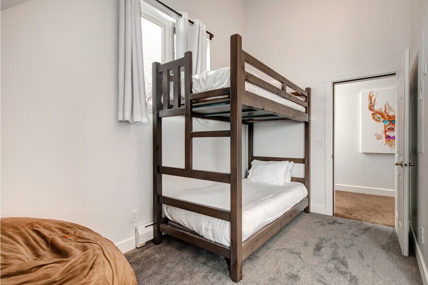 More Photos Of 1469 Woodside Ave, Park City Lodge Meeting Hall For Sale