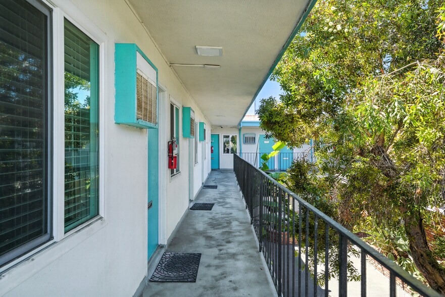 More Photos Of 24248 Crenshaw Blvd, Torrance Office For Sale