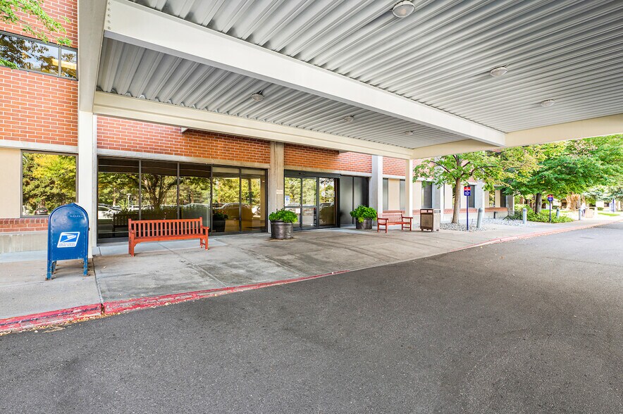 More Photos Of 950 E Harvard Ave, Denver Medical For Lease