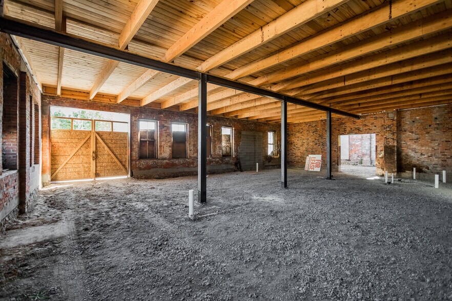 More Photos Of 277 Dubois St, Detroit General Retail For Sale