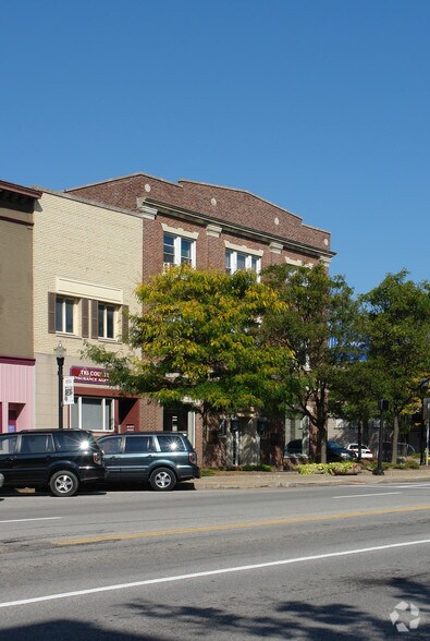 More Photos Of 102 Main St, Wadsworth Office For Lease