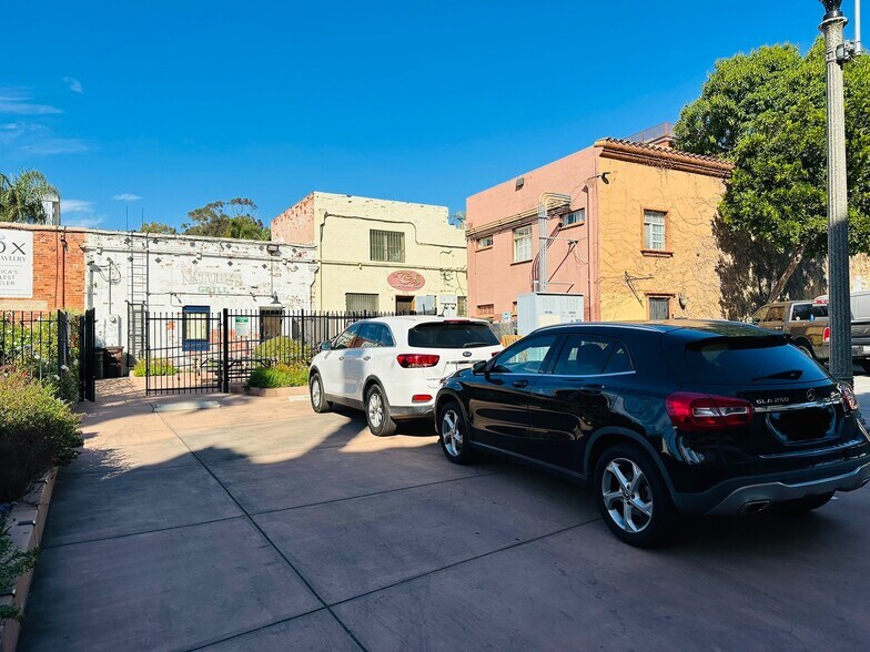 More Photos Of 566 E Main St, Ventura Storefront For Lease