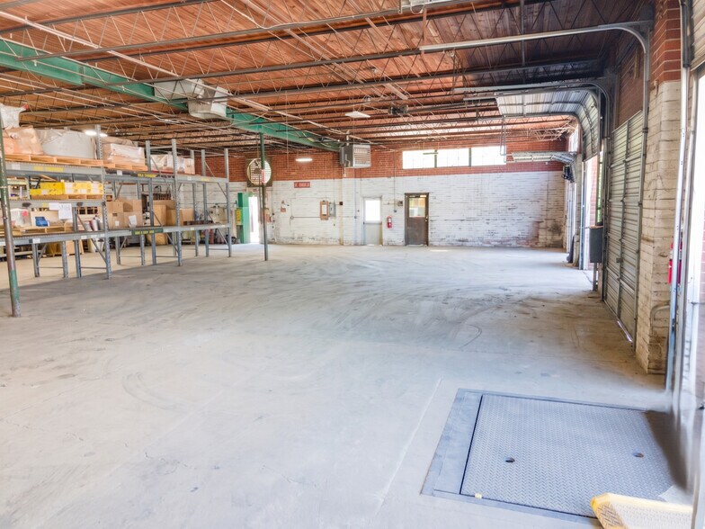 More Photos Of 3424 Miller Dr, Atlanta Warehouse For Sale