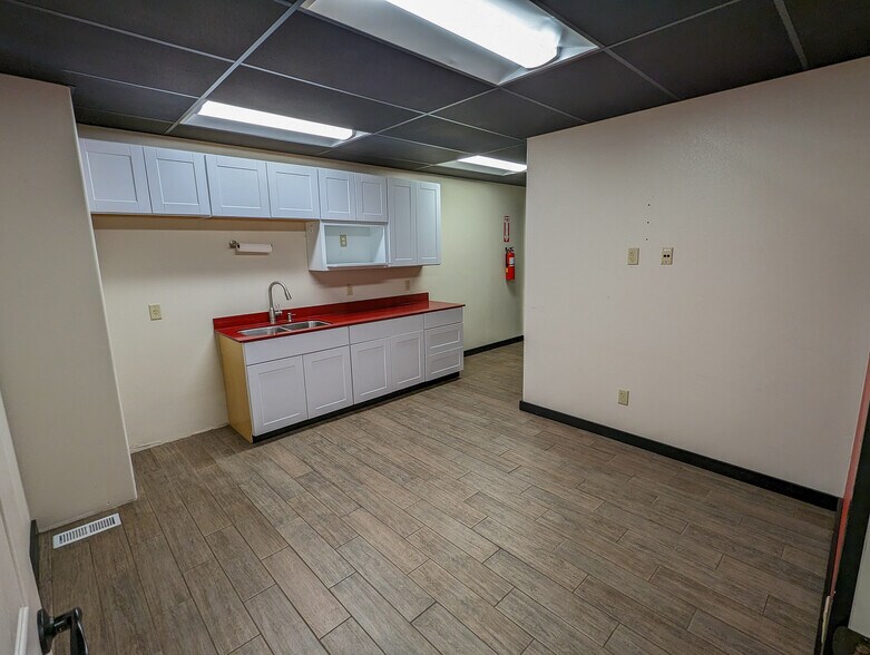 More Photos Of 1112 Adams Ave, La Grande Storefront Retail Office For Sale