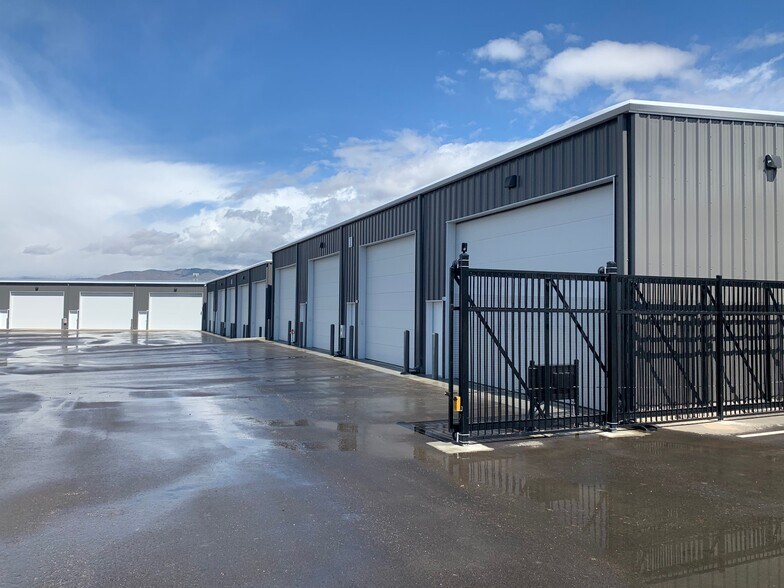 More Photos Of 2140-2162 E Summersweet Dr, Boise Self Storage For Sale