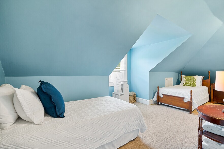 More Photos Of 207 Westminster Hwy, Westminster Specialty For Sale