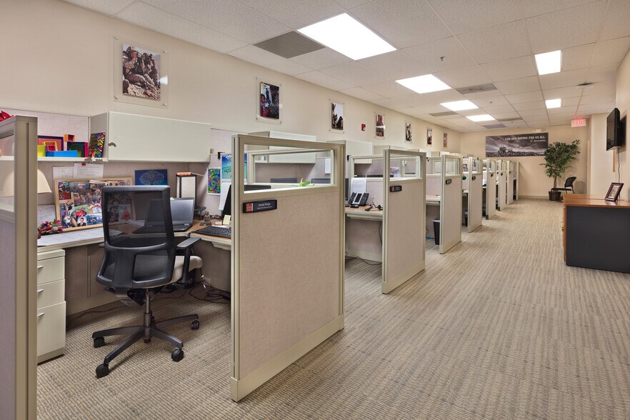 More Photos Of 10 Center St, Stafford Office For Lease