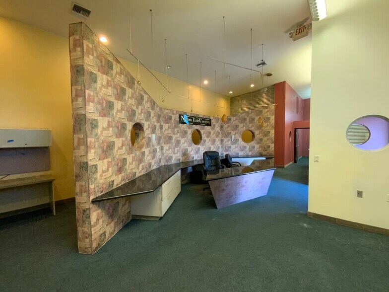 More Photos Of 3036 E Russell Rd, Las Vegas Office For Sale