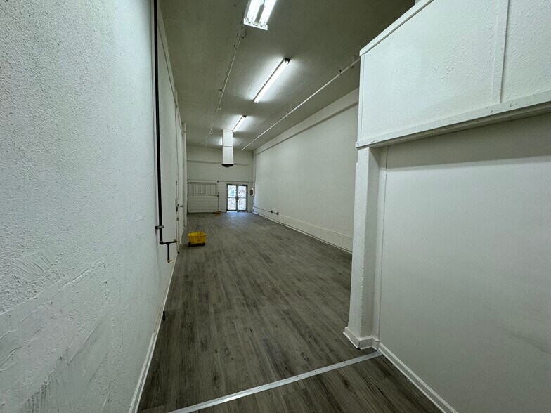 More Photos Of 938 F St, Fresno Storefront For Sale