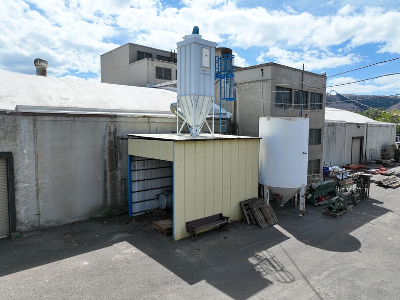More Photos Of 1621 N Spruce St, La Grande Manufacturing For Sale