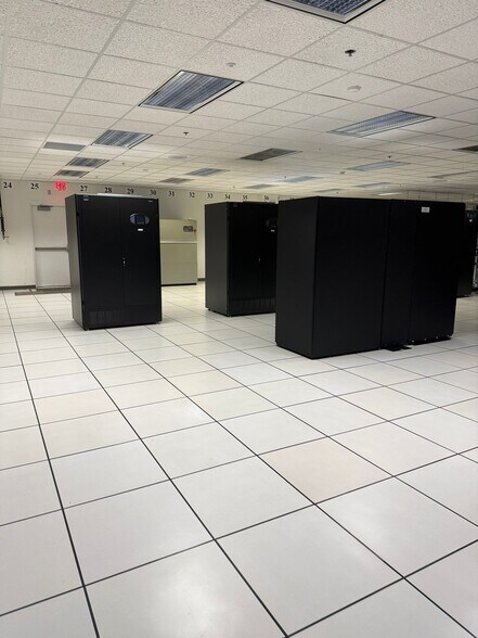 More Photos Of 55 Old Ridgebury Rd, Danbury Research And Development For Lease