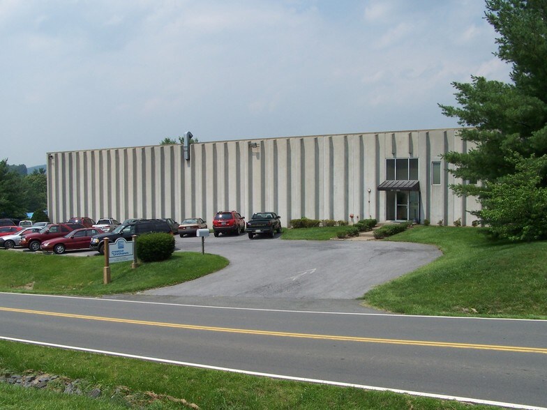Primary Photo Of 310 N 21st St, Purcellville Manufacturing For Lease
