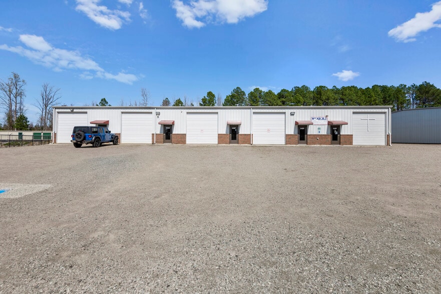 More Photos Of 3484-3490 Cameron Dr, Sanford Unknown For Lease