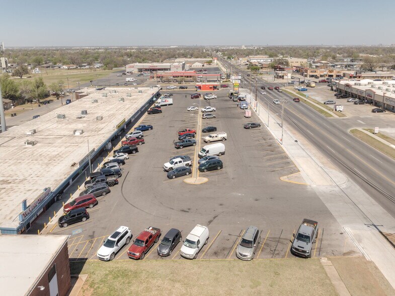 More Photos Of 4501-4609 S May Ave, Oklahoma City General Retail For Lease