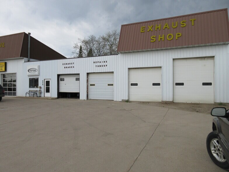 More Photos Of 526 S Phillips St, Algona Auto Repair For Sale