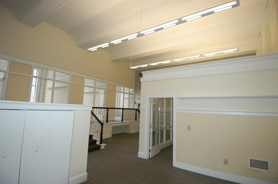 More Photos Of 47 Thorndike St, Cambridge Office For Lease