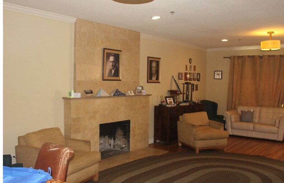More Photos Of 1803 S Joplin St, Pittsburg Sorority Fraternity House For Sale