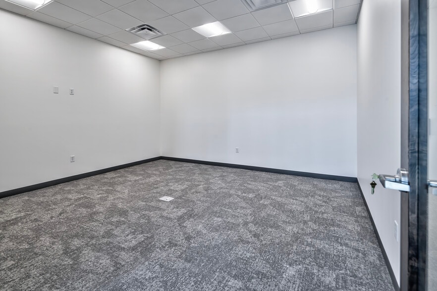 More Photos Of 12730 N Dysart Rd, El Mirage Warehouse For Lease
