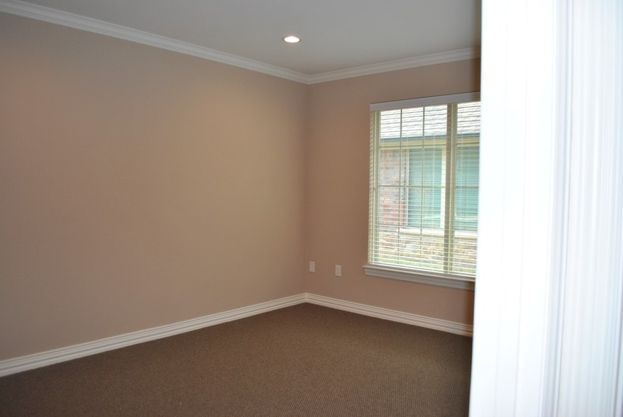 More Photos Of 425 Old Newman Rd, Frisco Office For Lease