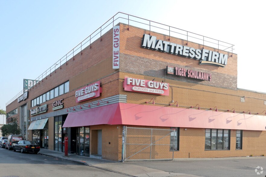 More Photos Of 73-25 Woodhaven Blvd, Forest Hills General Retail For Lease