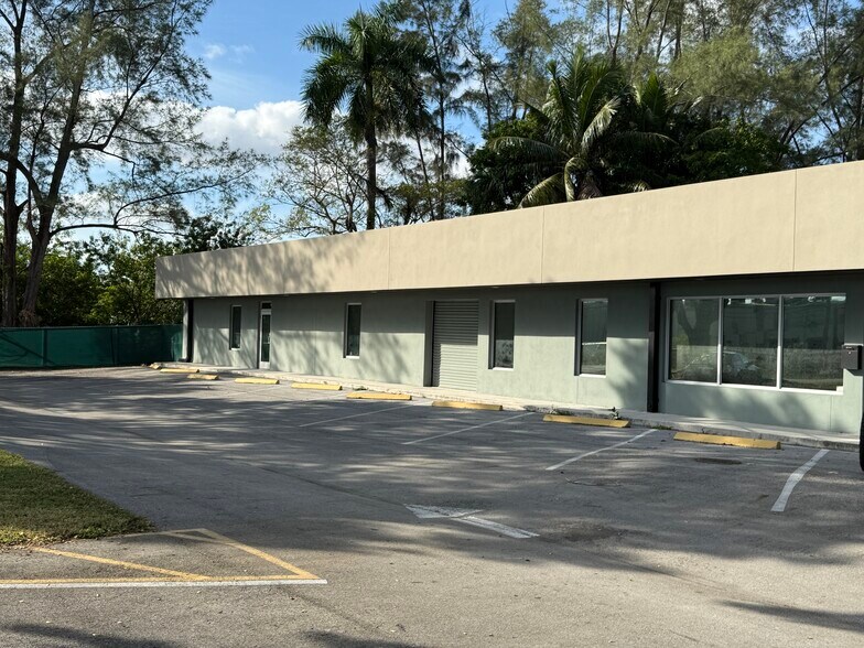 More Photos Of 2900 W Hallandale Beach Blvd, Hallandale Unknown For Lease