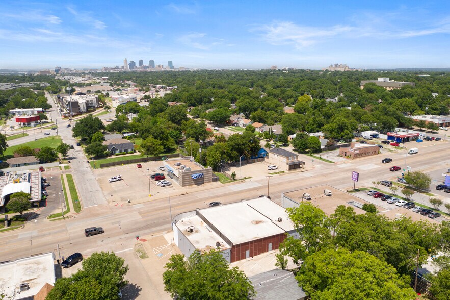 More Photos Of 1715-1721 W Berry St, Fort Worth Storefront Retail Office For Lease