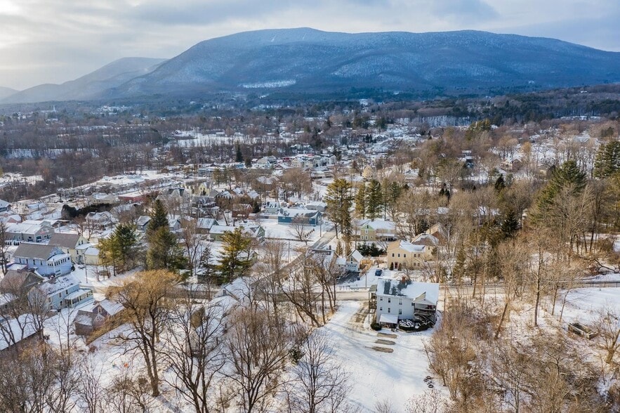 More Photos Of 162 Highland Ave, Manchester Center Apartments For Sale