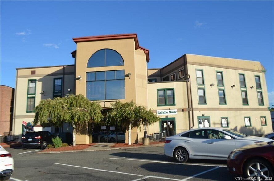 More Photos Of 987-1003 Main St, East Hartford Storefront Retail Office For Lease