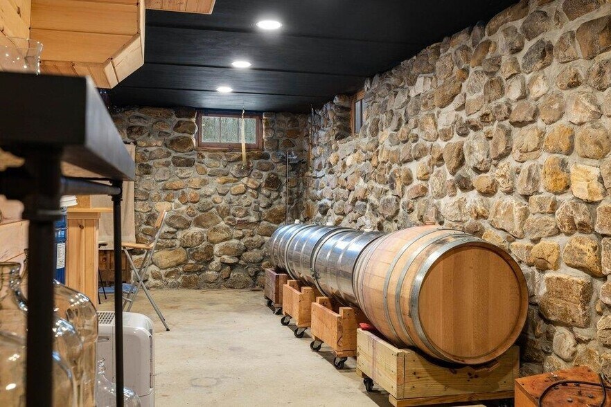 More Photos Of 507 Benson Rd, Manchester Center Specialty For Sale