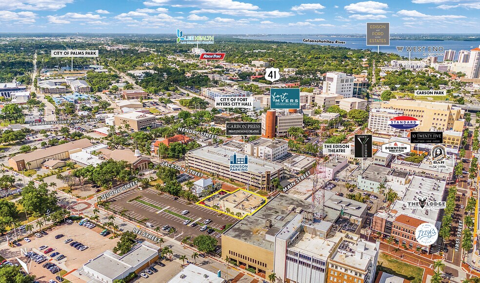 More Photos Of 1601 Jackson St, Fort Myers Office For Lease