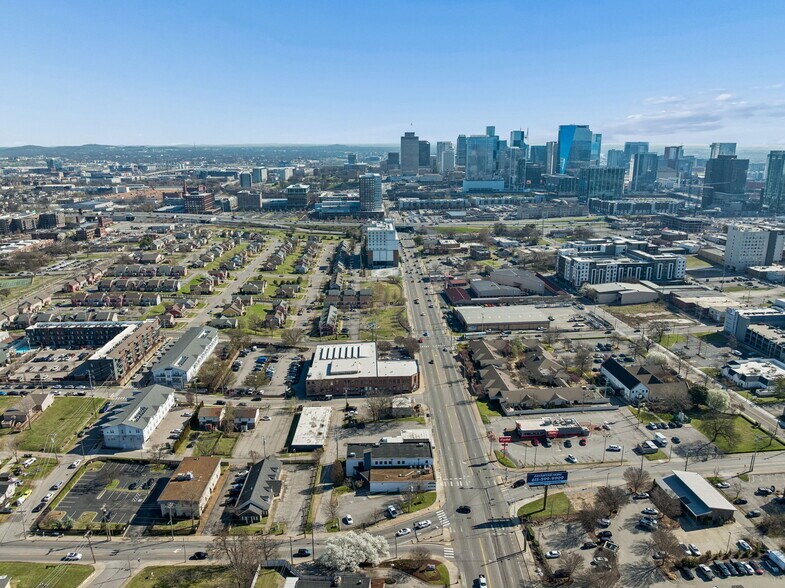 More Photos Of 1718 Charlotte Ave, Nashville Medical For Lease