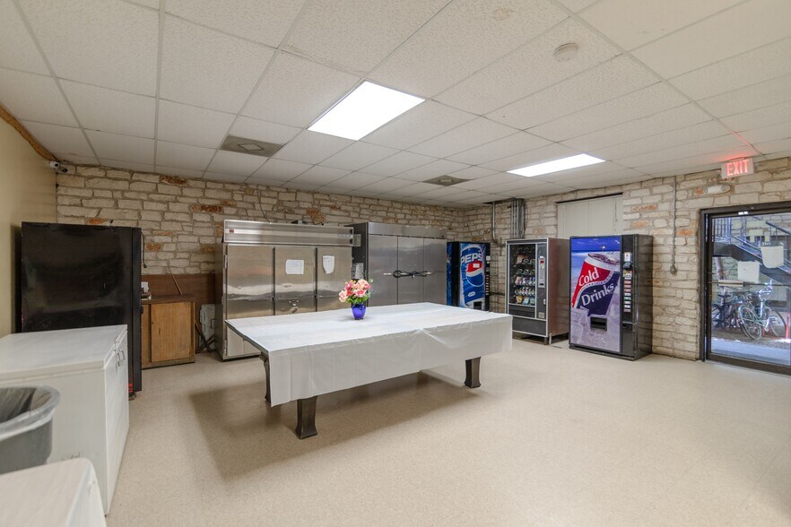 More Photos Of 2101 E Ben White Blvd, Austin Shelter For Sale