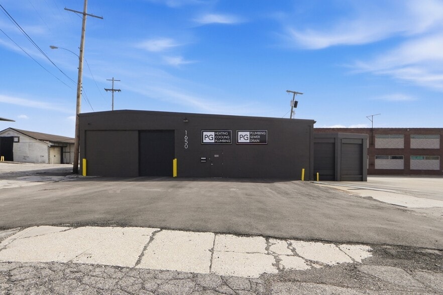 More Photos Of 1650 Cass St, Fort Wayne Warehouse For Sale