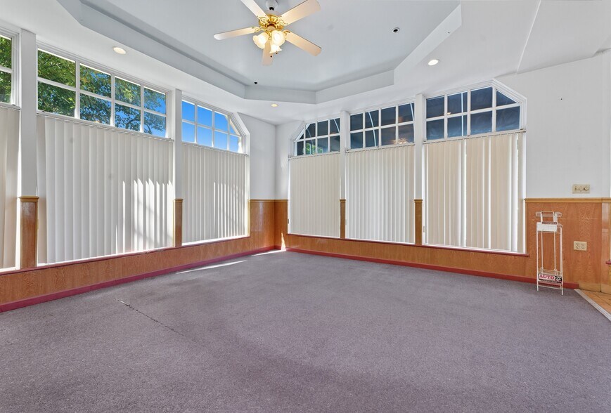 More Photos Of 11 College St, South Hadley General Retail For Lease