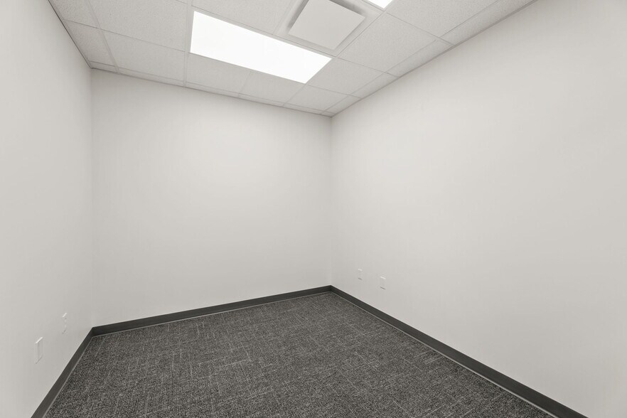 More Photos Of 10042 FM 1976, Universal City Unknown For Lease