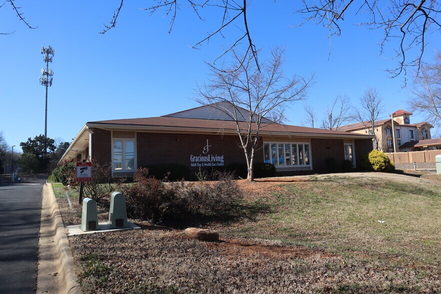 More Photos Of 7950 Nations Ford Rd, Charlotte Medical For Sale