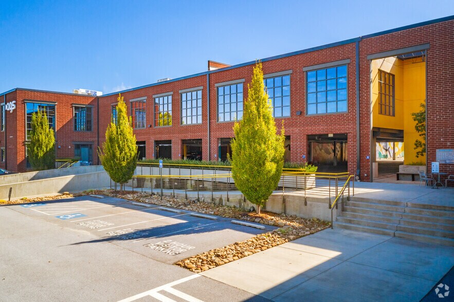 More Photos Of 251 Armour Dr NE, Atlanta Unknown For Lease