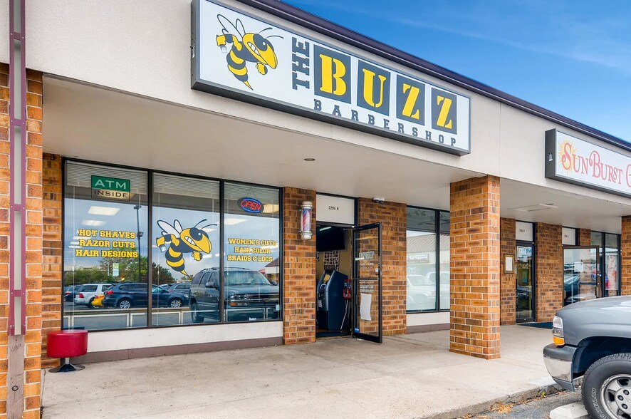 More Photos Of 2295 S Chambers Rd, Aurora Freestanding For Lease