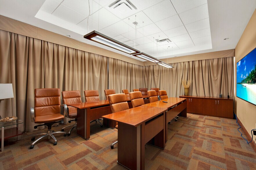 More Photos Of 8850 NW 20th St, Doral Light Manufacturing For Sale