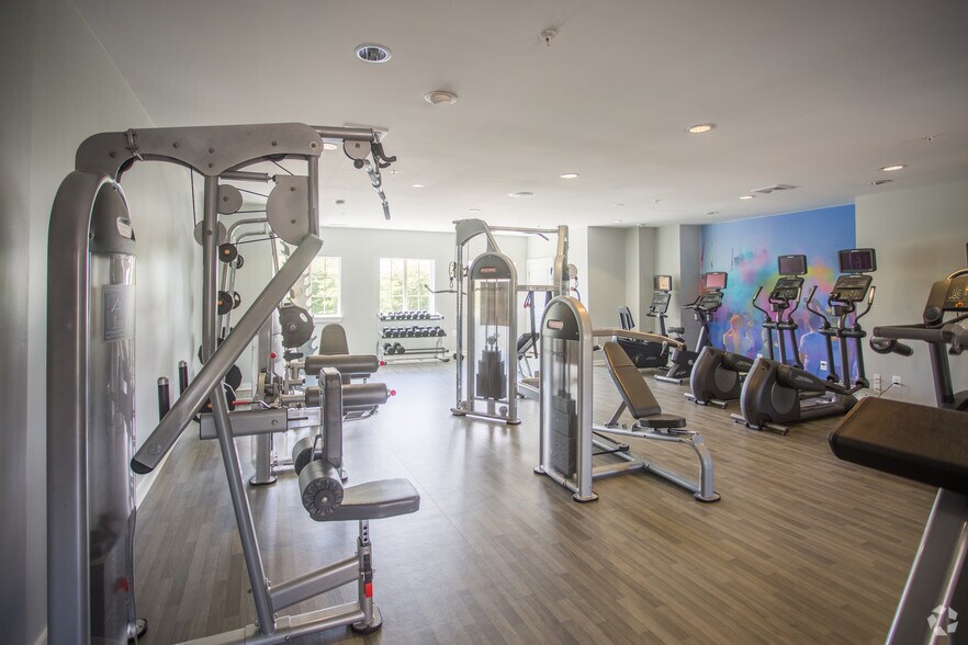 More Photos Of Mooreview Pky @ Loudoun County Pky, Ashburn Unknown For Lease