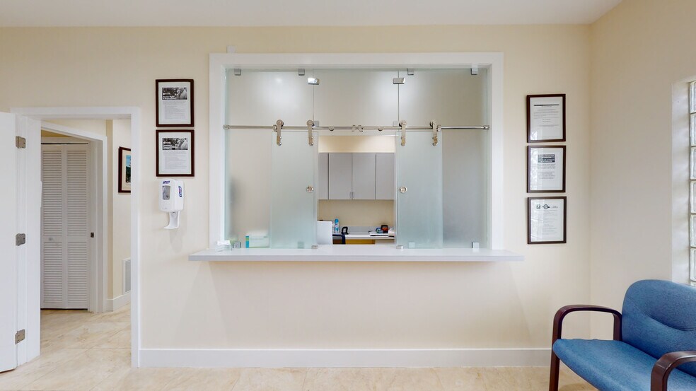 More Photos Of 235 W 49th St, Hialeah Medical For Sale