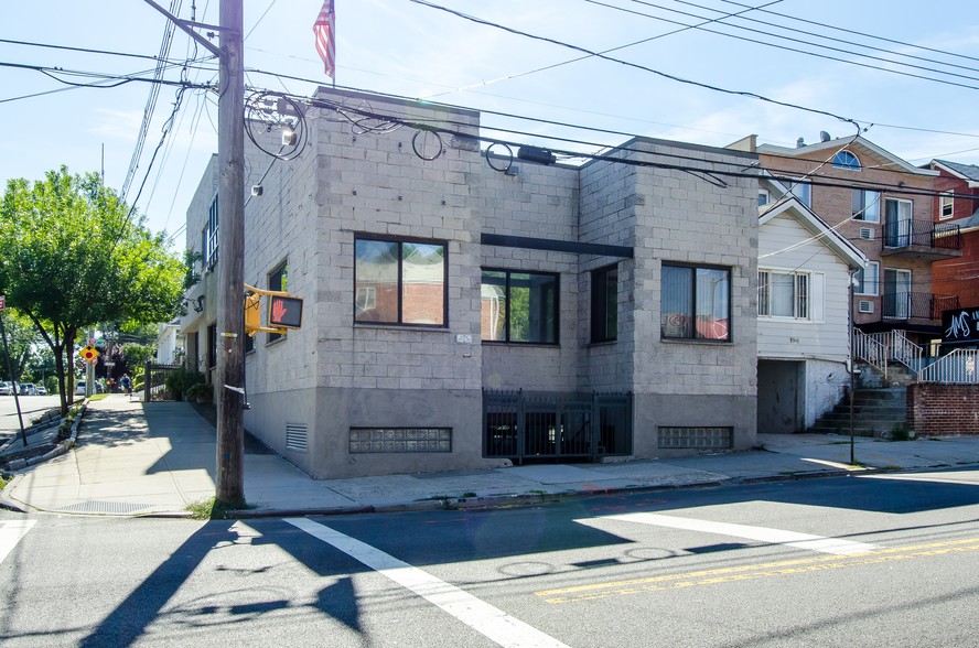 Primary Photo Of 4301 162nd St, Flushing Office Residential For Lease